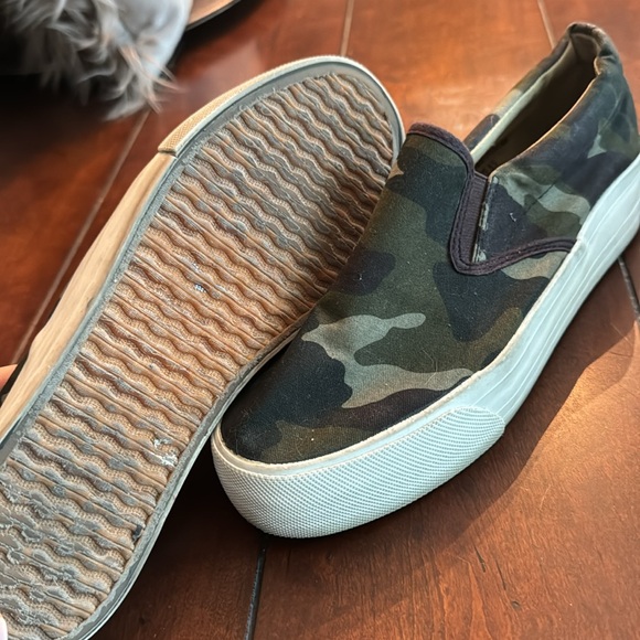 Camo slip on sneakers - Picture 4 of 4
